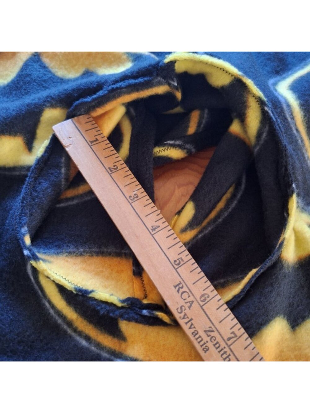 Handmade Batman Kids Fleece Poncho With Hood & Pocket Car Seat Black Yellow - Picture 11 of 11